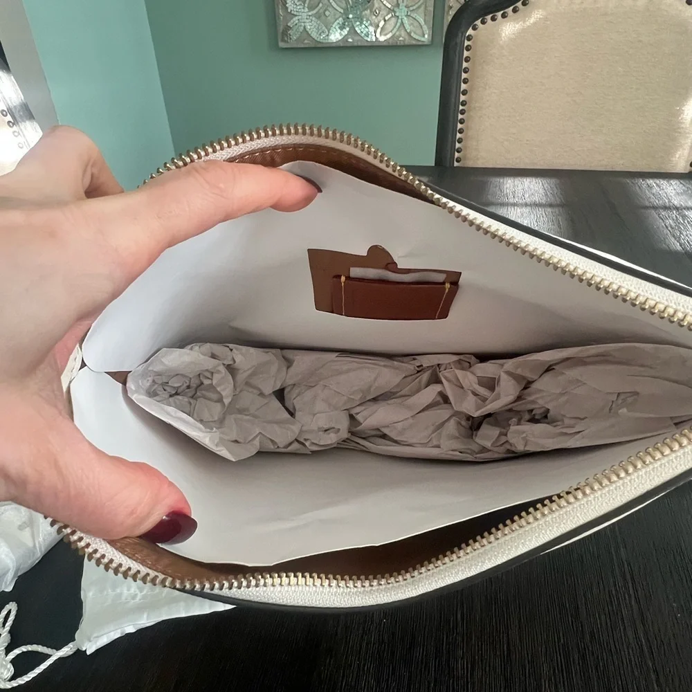 NWT Coach Polished Pebble Leather Chaise Crossbody